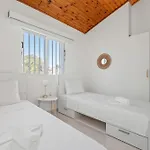 Wavestone Beachfront House Holiday home