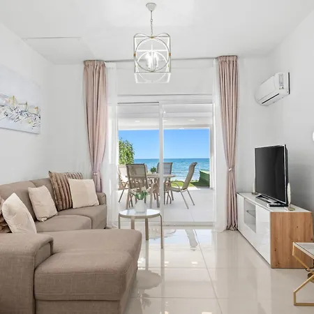 Holiday home Wavestone Beachfront House