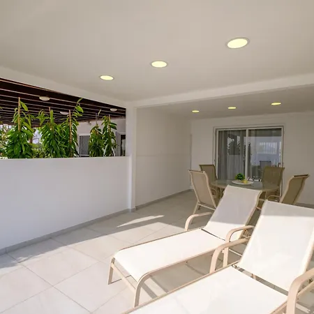 Holiday home Wavestone Beachfront House *