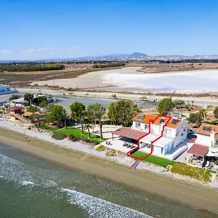 Wavestone Beachfront House Nyaraló *